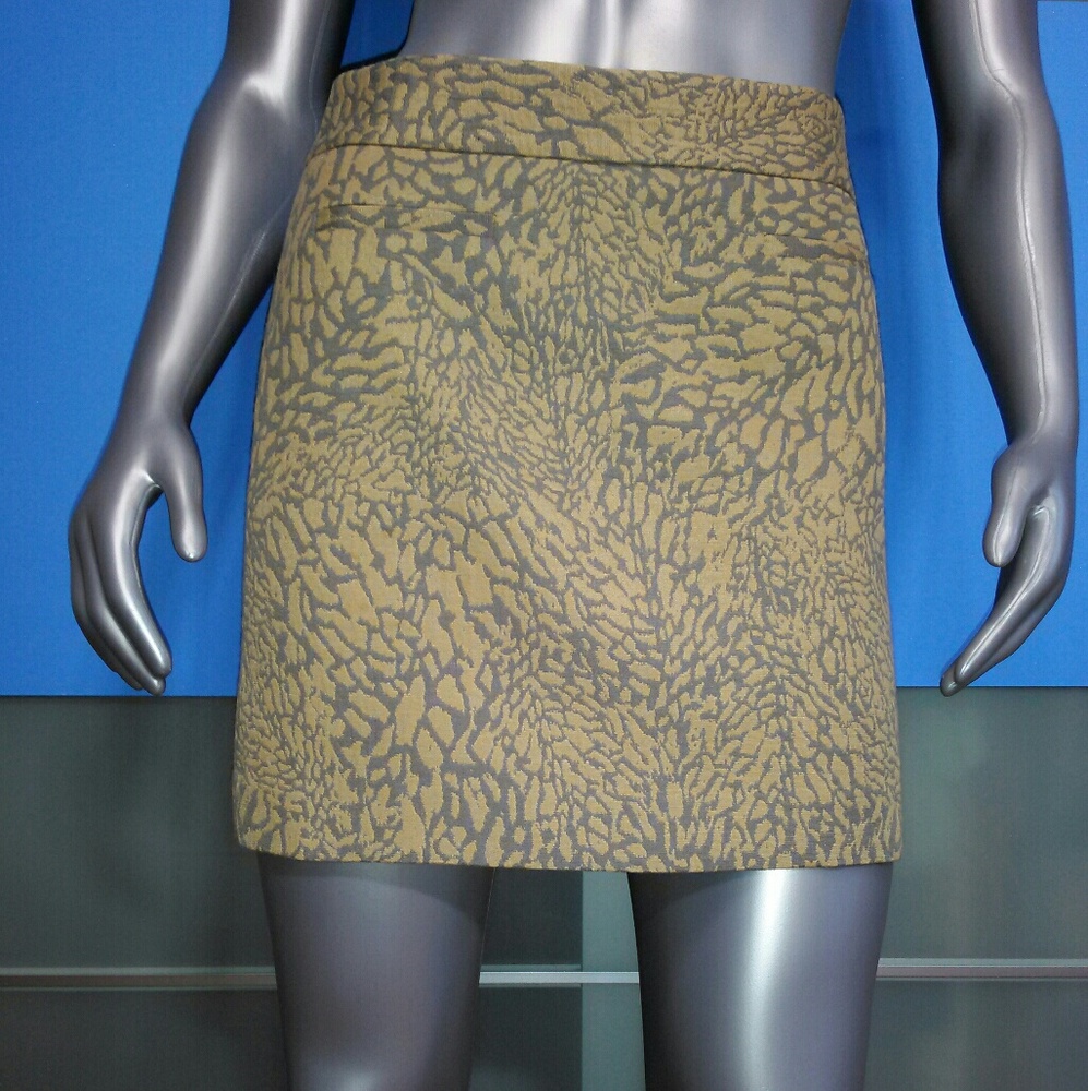 LOFT • Gray Animal Print A-Line Skirt / size (0)